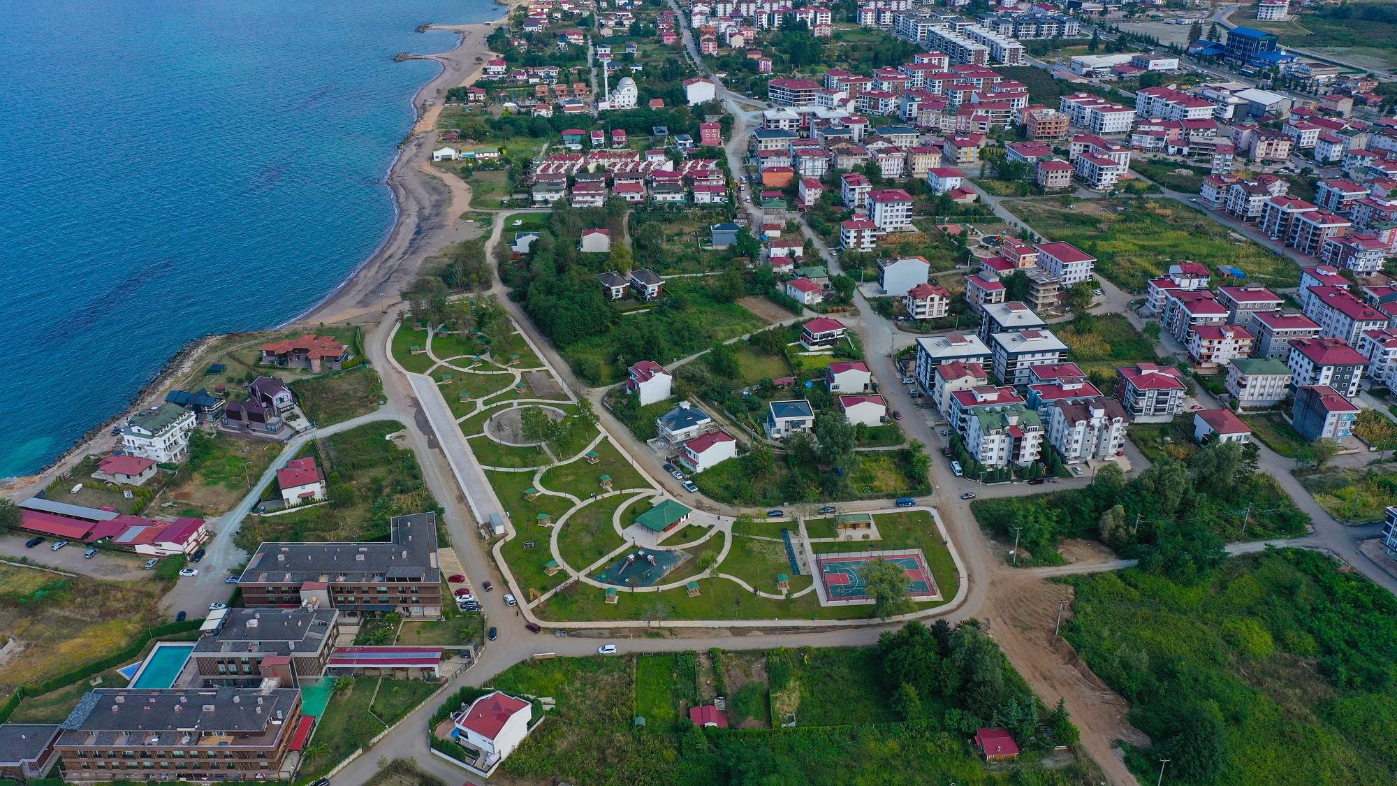 BÜYÜKŞEHİR ALTINORDU’YA DEĞER KATIYOR